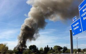 Incendi en una planta de reciclatge de Vilanova
