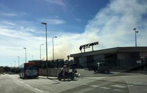 Incendi en una planta de reciclatge de Vilanova 