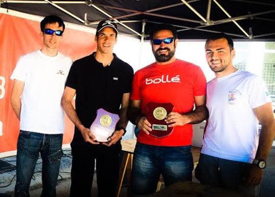 Eix. Jordi Sànchez i Sergi Cadenas, amb els trofeus del campionat