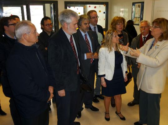 Ajuntament del Vendrell. La consellera d'Ensenyament visita l'Escola Marta Mata del Vendrell