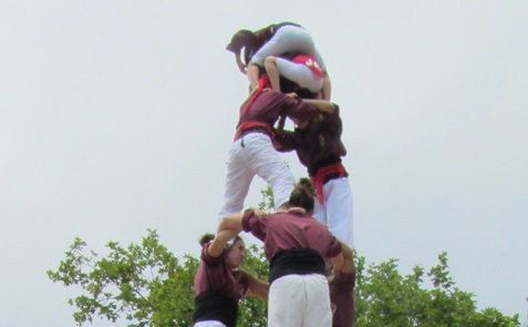 Jove de Sitges. La Jove de Sitges segueix sumant castells de 7