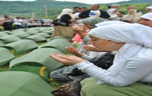 La matança de Srebrenica i la guerra psicològica a Bòsnia