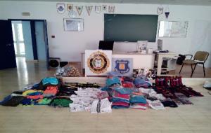 Ajuntament del Vendrell. La policia comissa al Vendrell productes valorats en 7.500 euros destinats al top manta