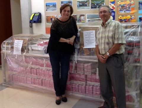 Ajuntament de Cunit. La Societat d'Avis dóna 300 quilos d'aliments al Rebost de Cunit
