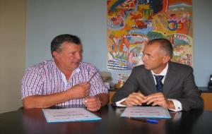 Ajuntament de Bellvei. L'ajuntament de Bellvei signa un conveni amb l'Obra Social «La Caixa» per posar en marxa un menjador social