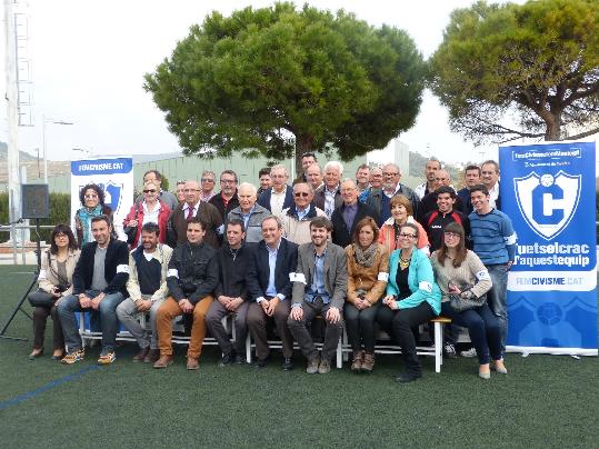 Ajuntament de Calafell. LAjuntament de Calafell posa en marxa la campanya de civisme Tu ets el crac daquest equip