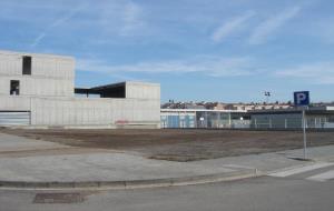 Ajuntament del Vendrell. LAjuntament del Vendrell condiciona una nova àrea daparcament a la zona escolar