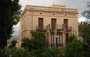 J. Rius. L'Ajuntament tirarà endavant la rehabilitació de l'edifici de Can Valls, conegut també com les Escoles Velles