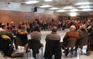 Ajuntament de Vilanova. L'alcaldessa de Vilanova es reuneix amb els veïns del barri de Mar