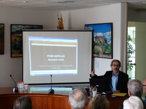 Ajuntament de Canyelles. Lequip de govern de Canyelles ha exposat públicament laprovació inicial del POUM, en una sessió oberta a la ciutadania 