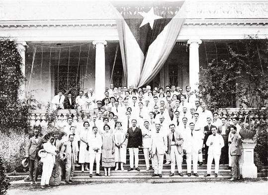 Bacardí. Les festes de Facundo Bacardí a Cuba. Bacardí és una dels 'americanos' sitgetans més reconegut