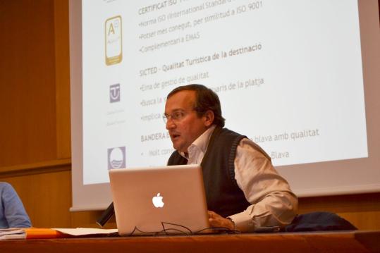 Ajuntament de Sitges. Les platges de Sitges centren la darrera audiència publica convocada per lAjuntament