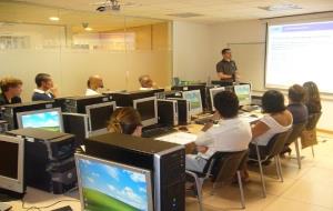 Ajuntament del Vendrell. L'Espai Empresarial de L'EINA aposta per la  importància que tenen la formació i el reciclatge dels emprenedors i empresaris