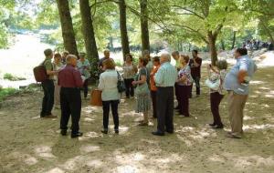 Més de 200 persones a la sortida solidària de lIEP, CEP i Bosc Verd