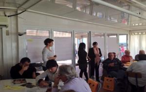Ajuntament de Cubelles. Mig centenar de persones participen de la primera sessió per definir els usos del Pg. Marítim