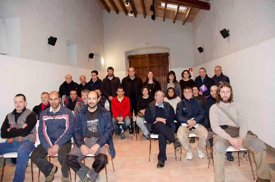 Ajuntament de Calafell. Nou pla docupació Calafell al dia, que dóna feina a 15 persones del municipi que estaven a latur