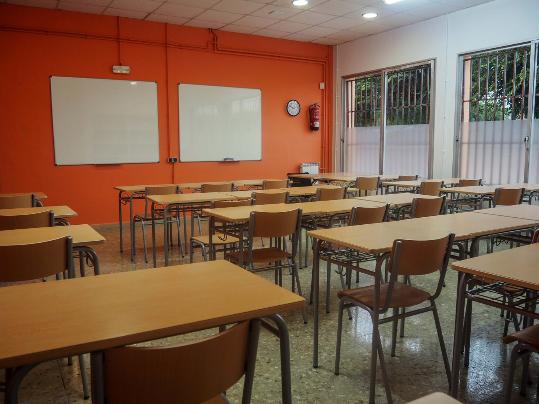 Ajuntament del Vendrell. Obre la nova Escola dAdults del Vendrell