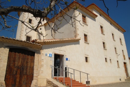 Ajuntament de Cubelles. Pati de Ponent del Castell