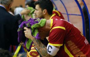 FEP. Pedro Gil es lamenta a la banqueta de la selecció espanyola