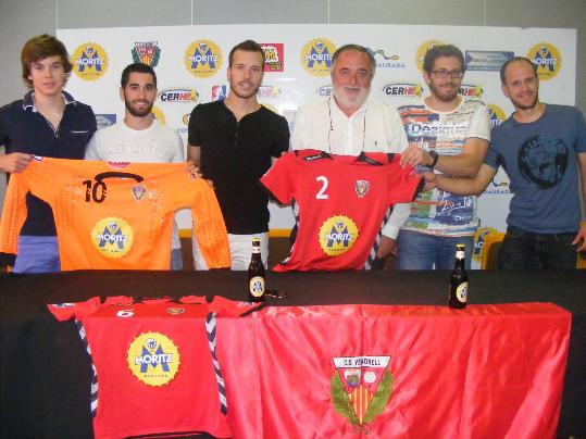Eix. Presentació dels nous jugadors del CE Vendrell