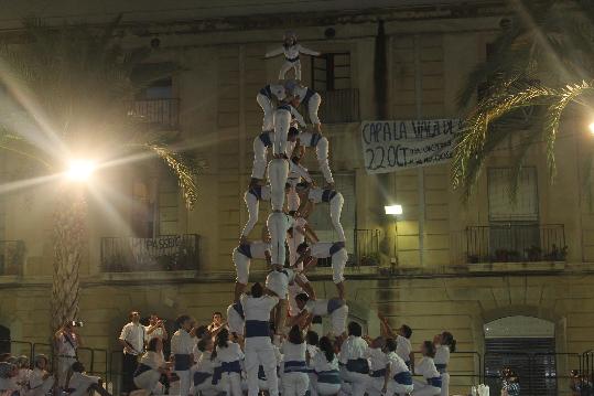 Falcons de Vilafranca. Primera pira de 12 dels Falcons de Vilanova en una diada històrica