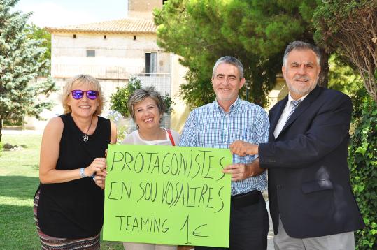 CSG. Quima Albalate, infermera, Núria Reig i Salvador Esplugas, de lAFAMMG, i Josep Luis Ibañez, Gerent del Consorci Sanitari del Garraf