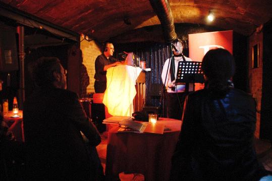 Ajuntament de Sitges. Recital poètic a Sitges per celebrar el Dia Mundial de la Poesia