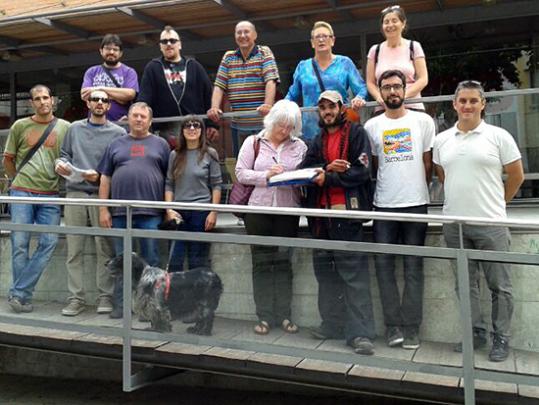 Eix. Representants dels col·lectius que han presentat a lAjuntament la petició