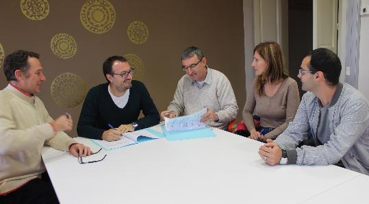 CC Garraf. Signatura del conveni de col·laboració entre el Consell Comarcal del Garraf i lAssociació de Periodistes del Garraf