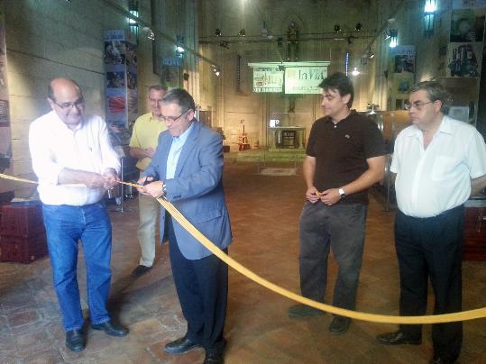 Ajuntament de Vilafranca. S'inaugura lexposició El Celler del Banc de Sabadell Vijazz Penedès