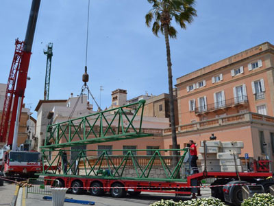 Museus de Sitges. Sitges acomiada la grua de les obres dels museus