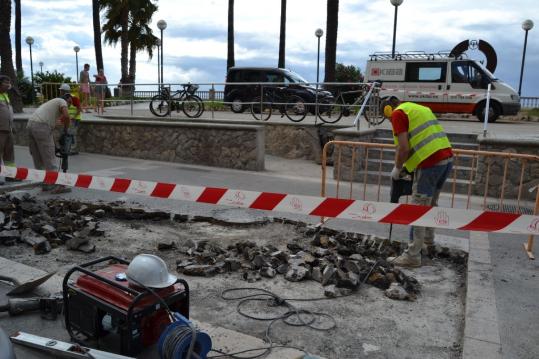 Ajuntament de Sitges. Sitges prova un nou pas Sitges instal.la un pas