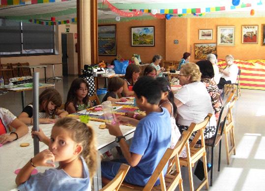 Ajt Sant Pere de Ribes. Tallers intergeneracionals als casals de la gent gran a Sant Pere de Ribes