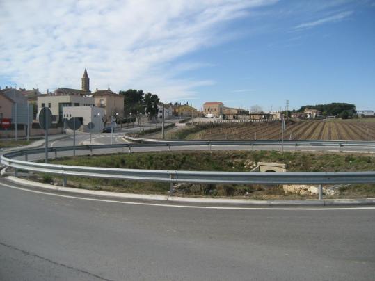 Ajuntament d'Olèrdola. Un dels punts de conenxió que es preveuen és a Sant Miquel, aprofitant la C15