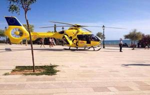 Un ferit crític i quatre de greus en caure per un balcó a Sitges