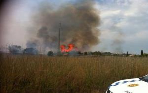 Ajuntament de Sitges. Un incendi crema 3 hectàrees a la zona de La Plana de Sitges