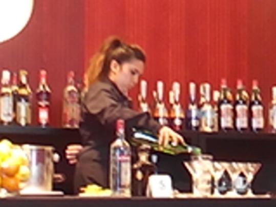 Ajuntament de Vilafranca. Una alumna de la Fassina guanya el premi degustació del XXXè Concurs de cocteleria