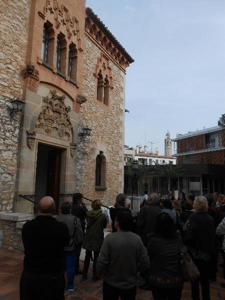 Ajt Sant Pere de Ribes. Una vuitantena de persones s'interessen pel llegat americano a Ribes