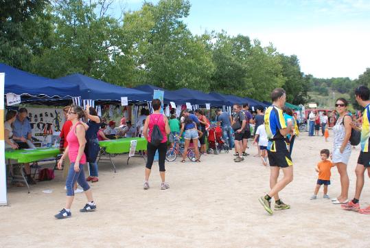 Ajt Sant Sadurní d'Anoia. Unes 200 persones participen a les activitats 'Fem el carrer més nostre' de Sant Sadurní