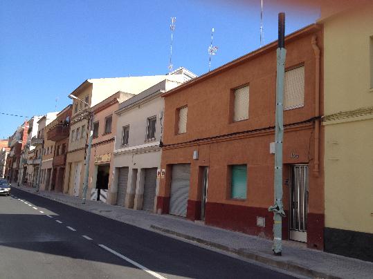 Ajuntament de Vilafranca. Vilafranca col·loca il·luminació led als carrers Pere el Gran i Eugeni dOrs