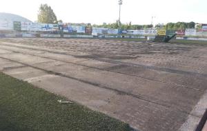 Vilafranca substitueix la gespa artificial del camp de futbol de la zona esportiva