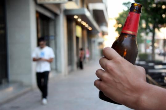 1 de cada 5 persones és consumidora de risc d'alcohol i no ho sap. ACN