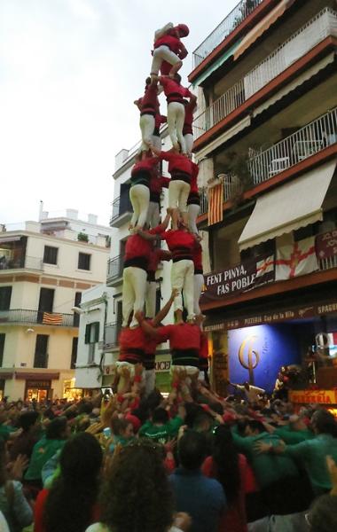 4 de 8 dels Xicots de Vilafranca a Sitges . Xicots de Vilafranca