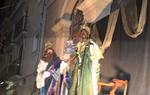 Cavalcada dels Reis a Vilanova i la Geltrú 2015. Els tres reis esperen l'arribada de les carrosses