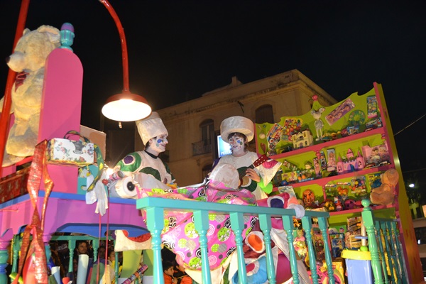 Cavalcada dels Reis a Vilanova i la Geltrú 2015. Els empaquetadors de regals. Cavalcada dels Reis a Vilanova i la Geltrú 2015