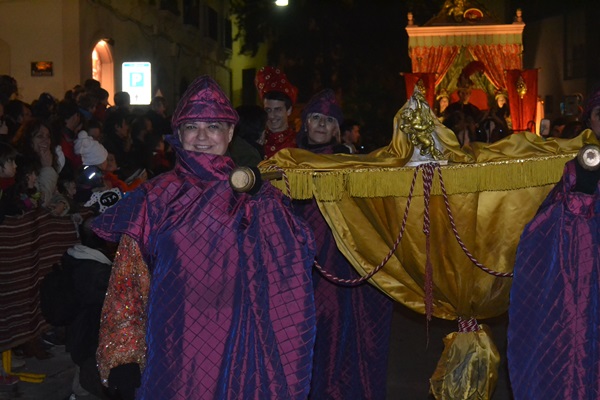 Cavalcada dels Reis a Vilanova i la Geltrú 2015. El seguici del rei Melcior. Cavalcada dels Reis a Vilanova i la Geltrú 2015