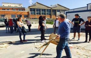 Ajuntament de Vilafranca. Acció artística de lescultor Ángel Camino a Vilafranca