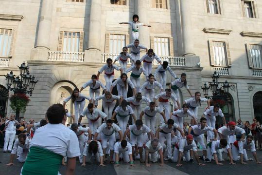 Actuació dels falcons de Vilafranca a Conferència Internacional d'ONG acreditades per la UNESCO per la Salvaguarda del Patrimoni Cultural Immaterial. 