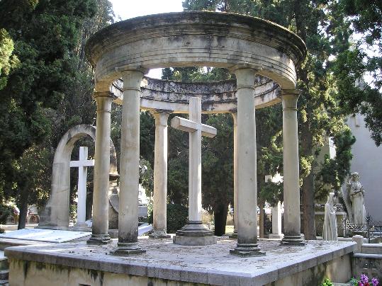 Visites al cementiri patrimonial de Vilafranca del Penedès