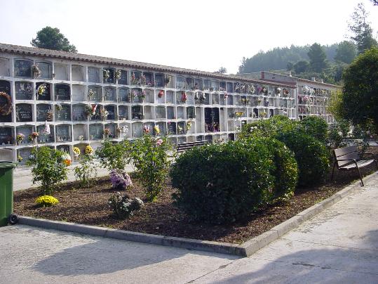 Horaris del cementiri de Santa Margarida i els Monjos per Tots Sants